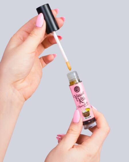 LIP GLOSS DE PIÑA COLADA VIBRANT KISS 6GR