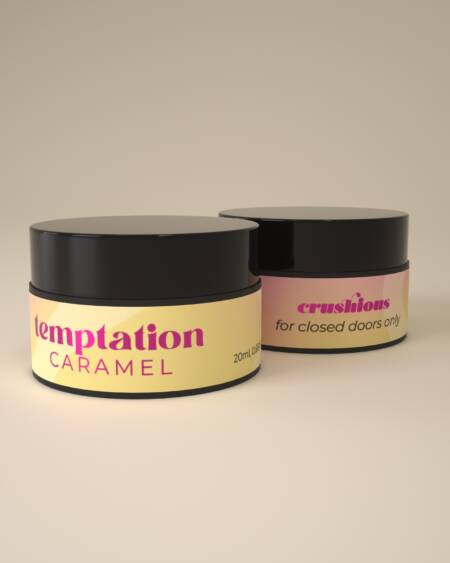 VELA DE MASSAGEM TEMPTATION COM FEROMONAS E AROMA DE CARAMELO 20ML CRUSHIOUS
